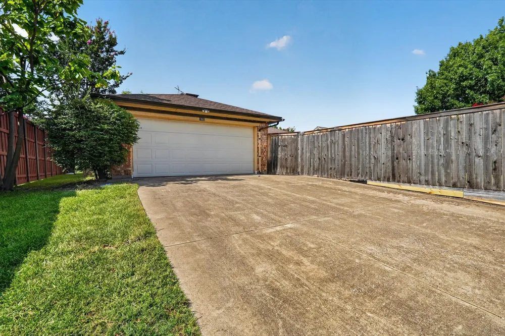 1502 Meadow Glen Street Richardson, TX 75081