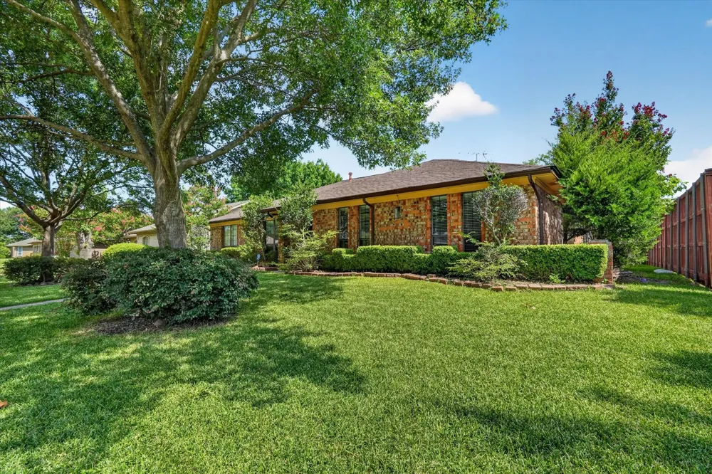 1502 Meadow Glen Street Richardson, TX 75081