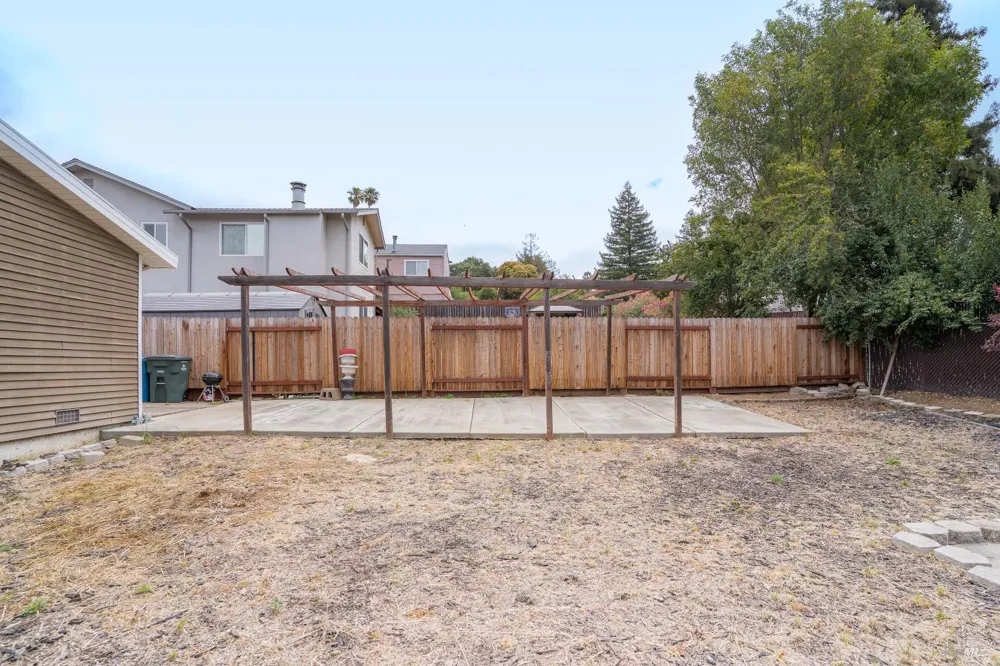 327 Pecan Street Vallejo, CA 94589