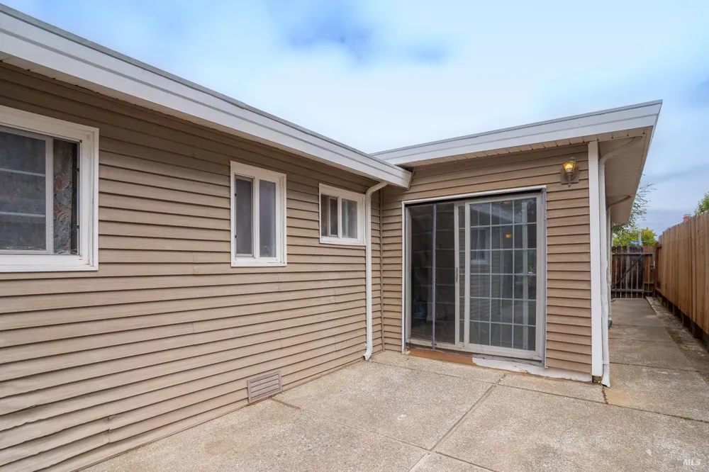 327 Pecan Street Vallejo, CA 94589
