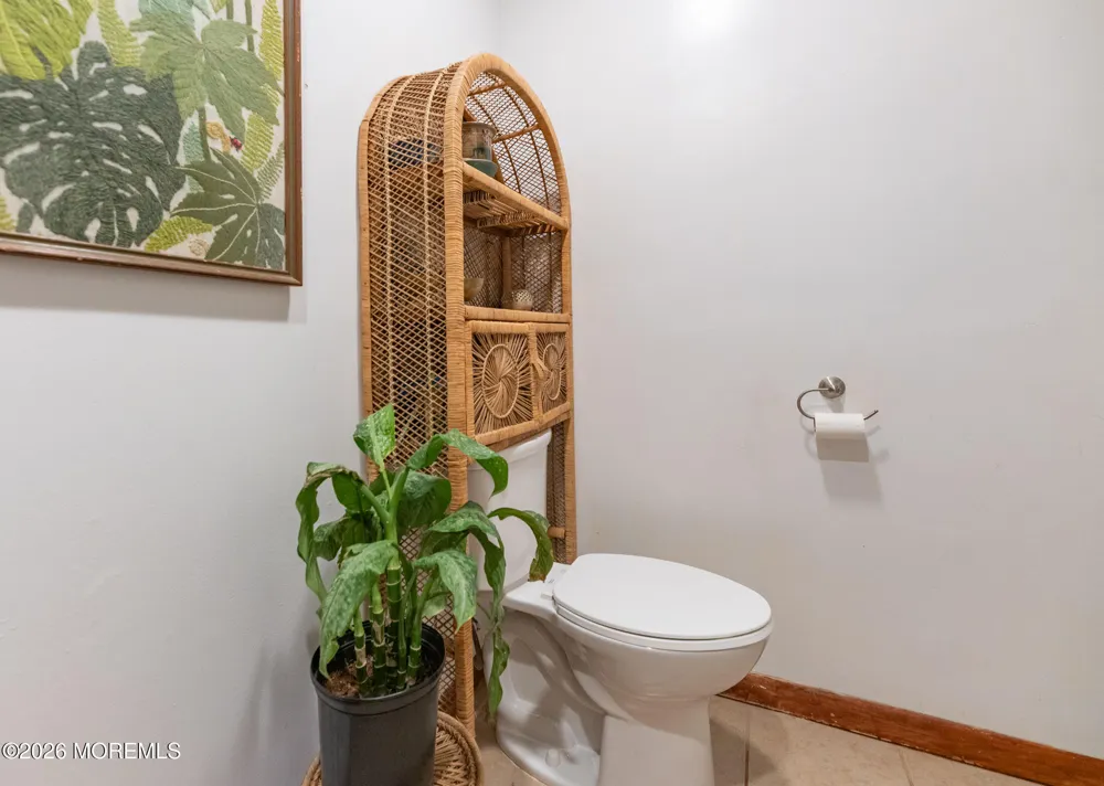 12 Thompson Avenue Leonardo, NJ 07737