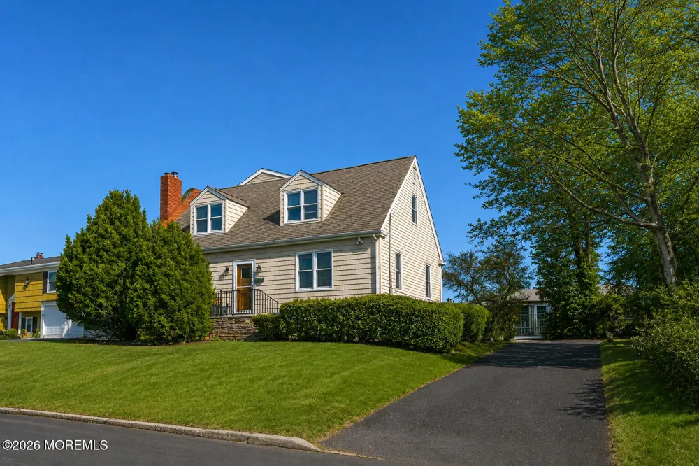 12 Thompson Avenue Leonardo, NJ 07737