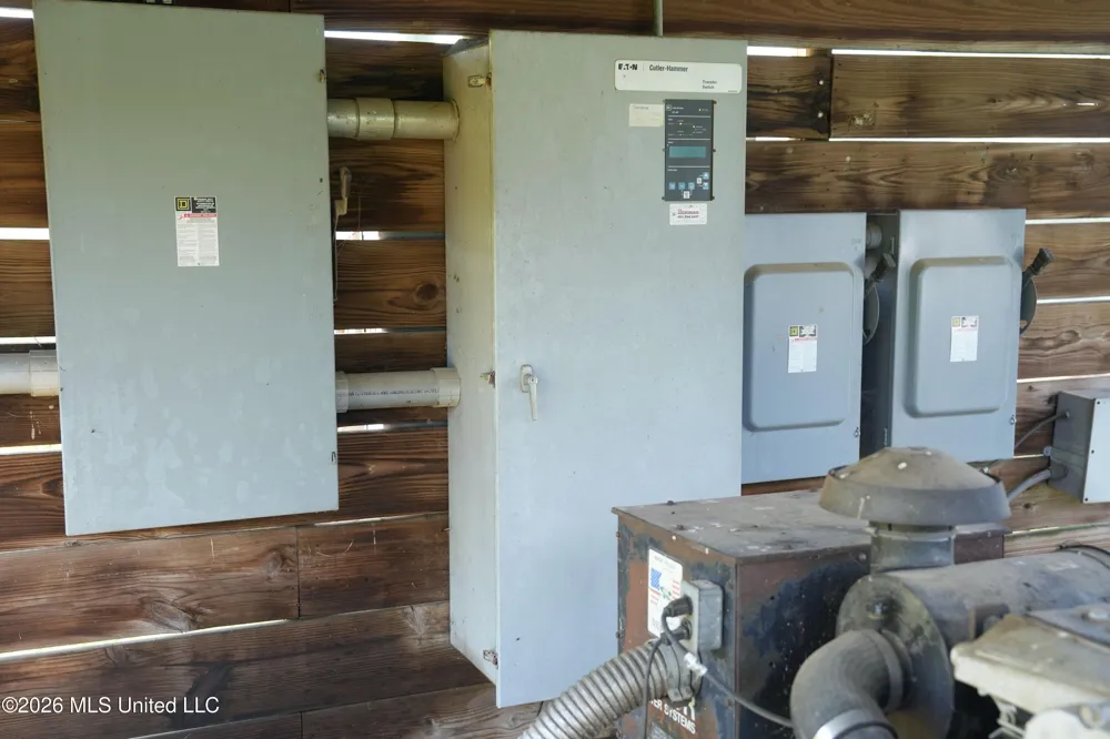 112 Old Hwy 13 Lena, MS 39094