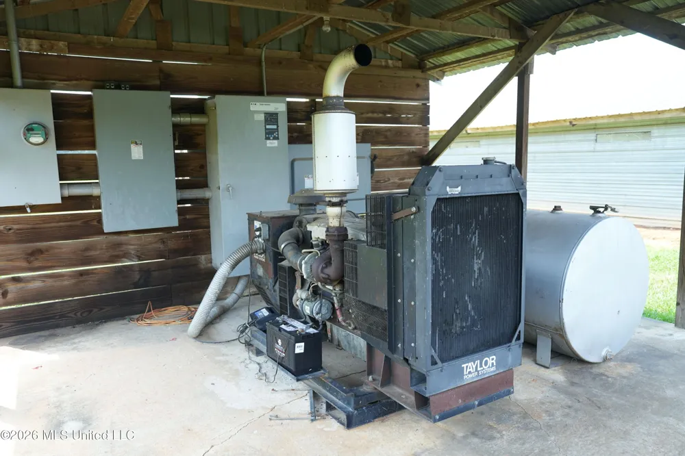 112 Old Hwy 13 Lena, MS 39094