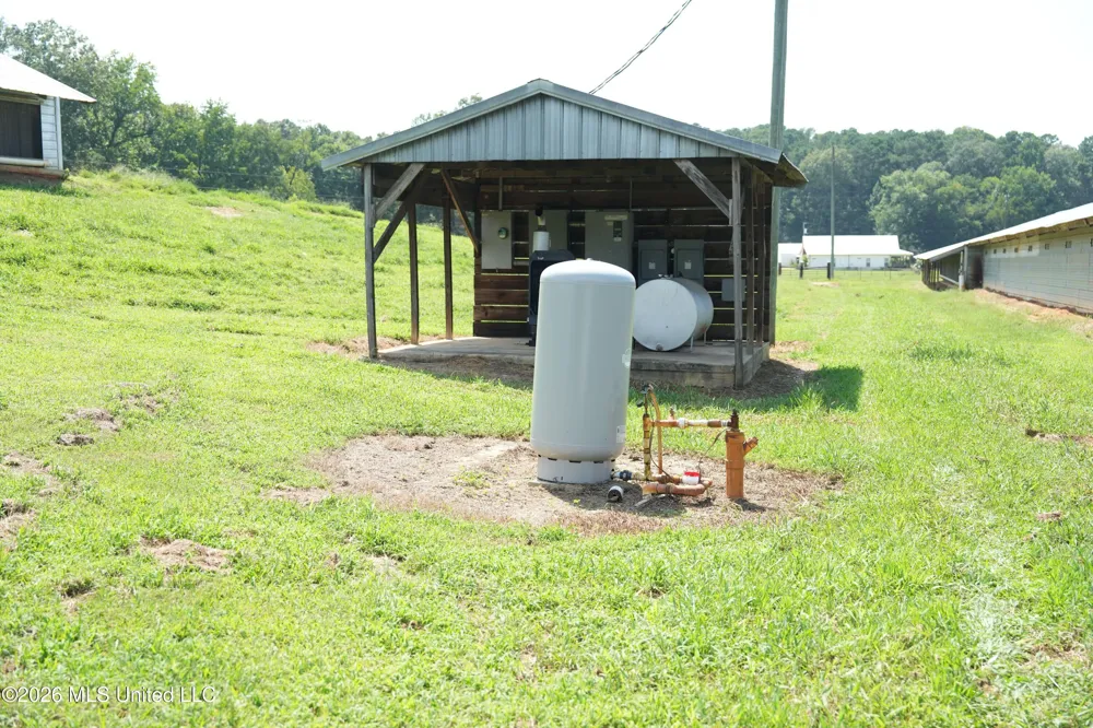 112 Old Hwy 13 Lena, MS 39094