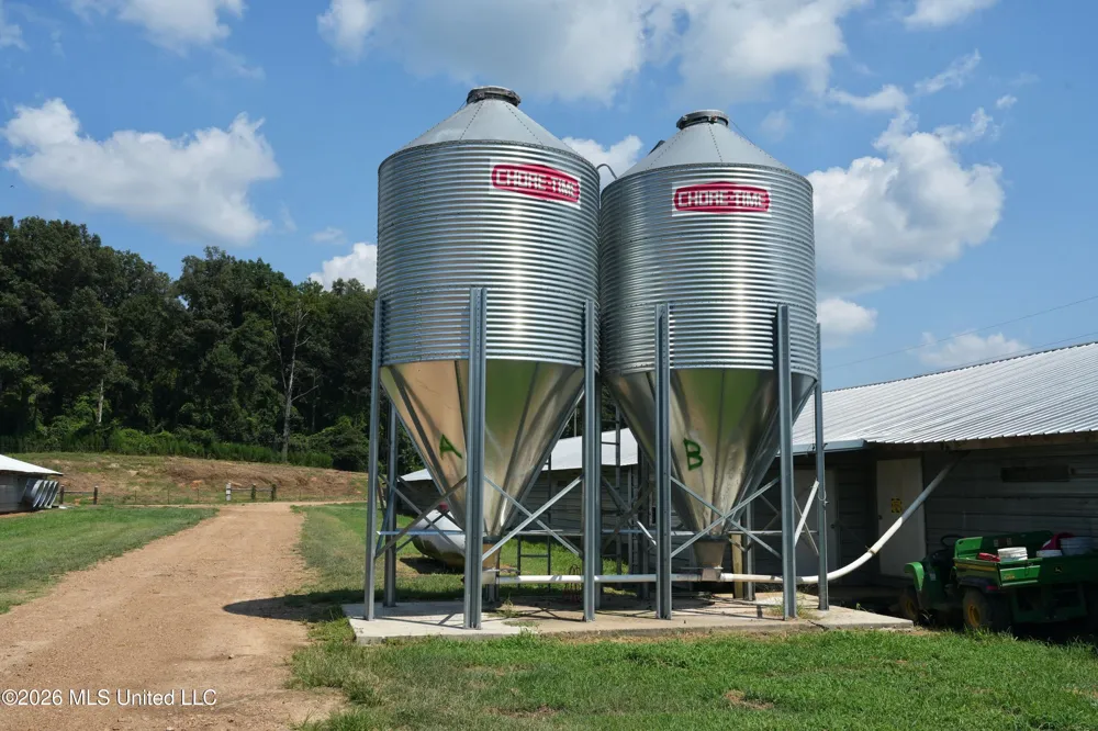112 Old Hwy 13 Lena, MS 39094