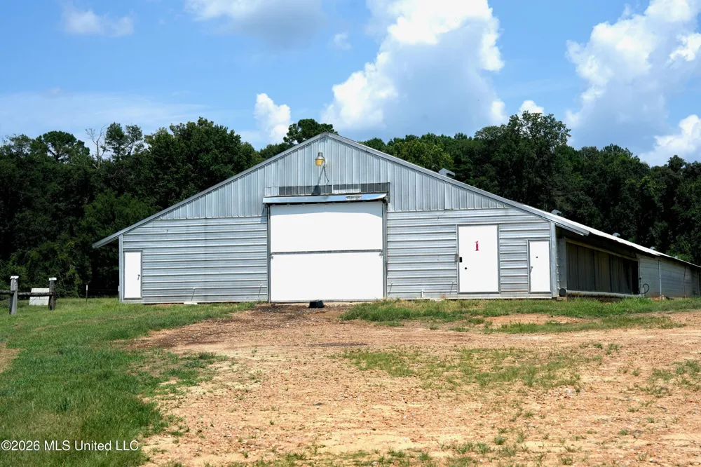 112 Old Hwy 13 Lena, MS 39094