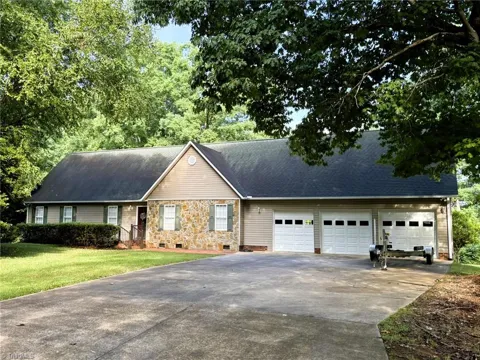 130 Canoe Court