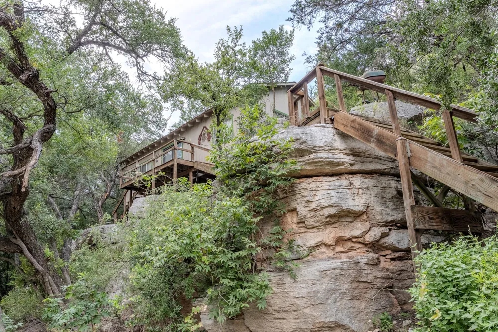 2212 River Road Lampasas, TX 76550