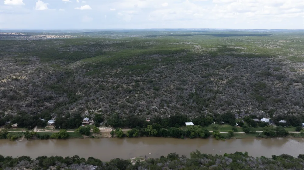 2212 River Road Lampasas, TX 76550
