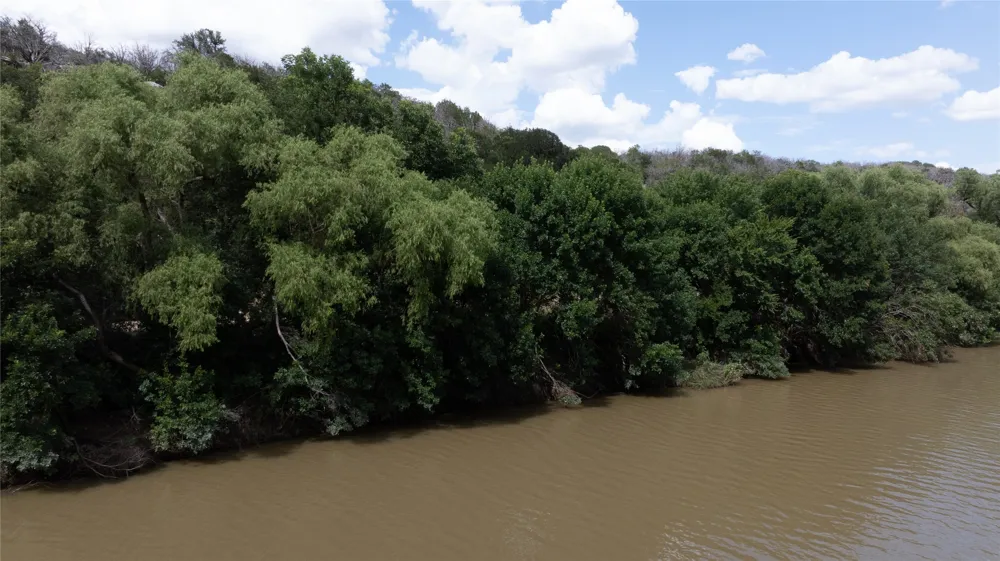 2212 River Road Lampasas, TX 76550