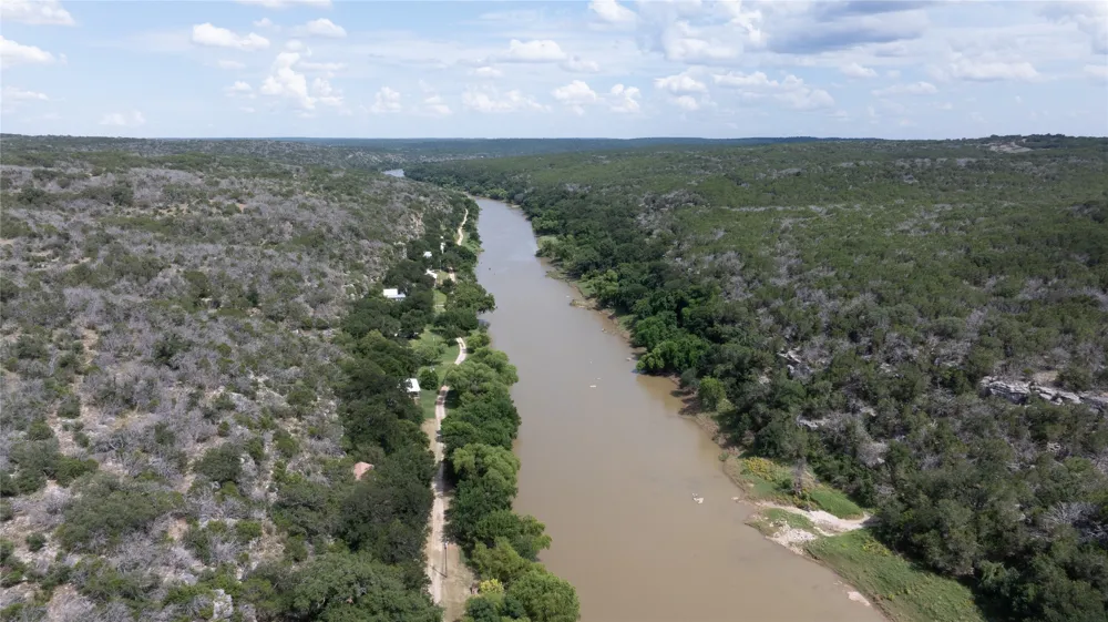 2212 River Road Lampasas, TX 76550