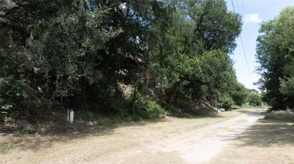 2212 River Road Lampasas, TX 76550