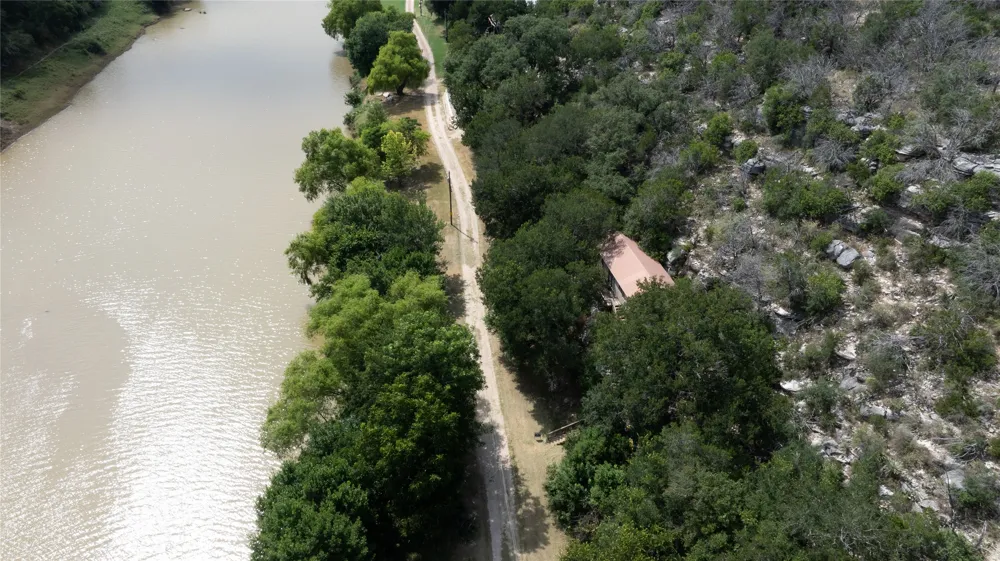 2212 River Road Lampasas, TX 76550