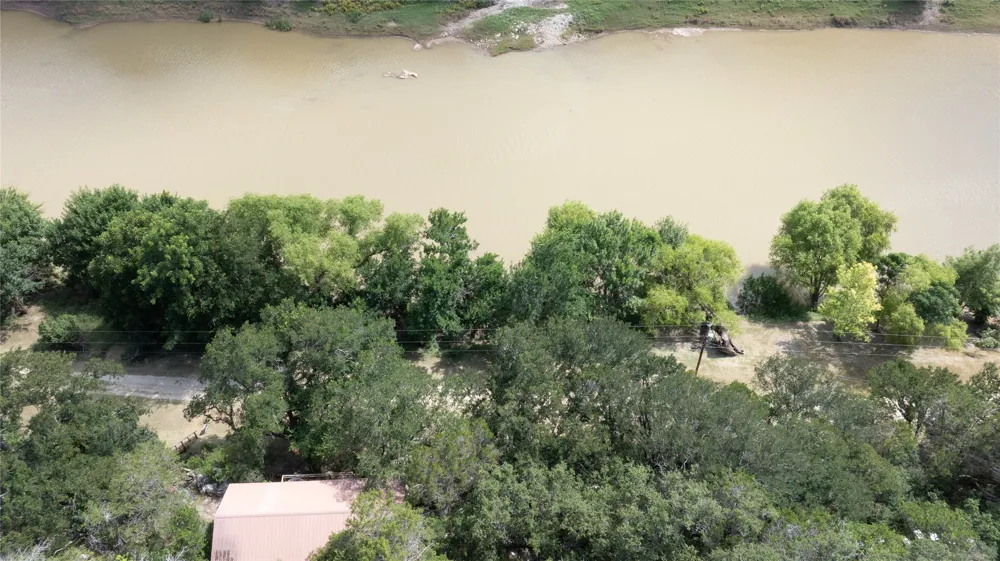 2212 River Road Lampasas, TX 76550