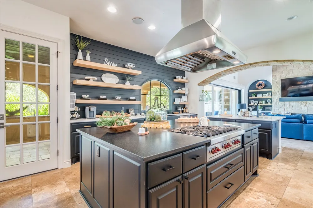 166 Encantada Horseshoe Bay, TX 78657