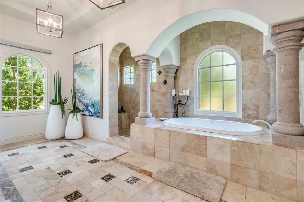 166 Encantada Horseshoe Bay, TX 78657