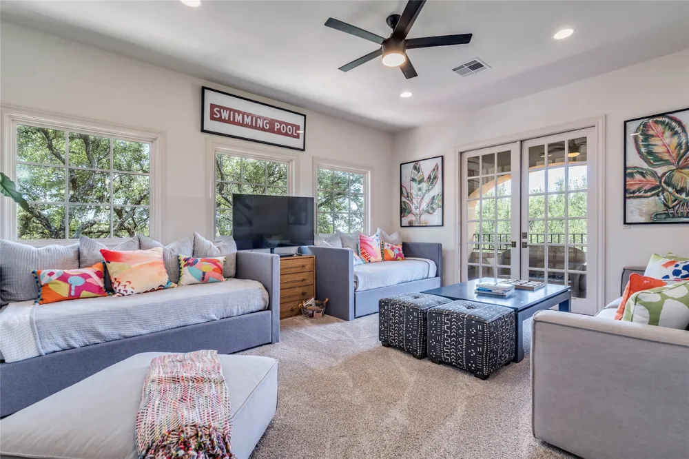 166 Encantada Horseshoe Bay, TX 78657