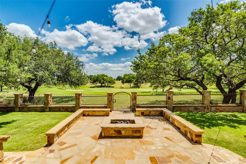 166 Encantada Horseshoe Bay, TX 78657