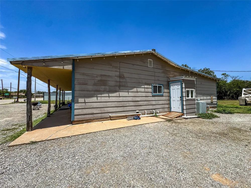 707 S Avenue Avenue E Haskell, TX 79521