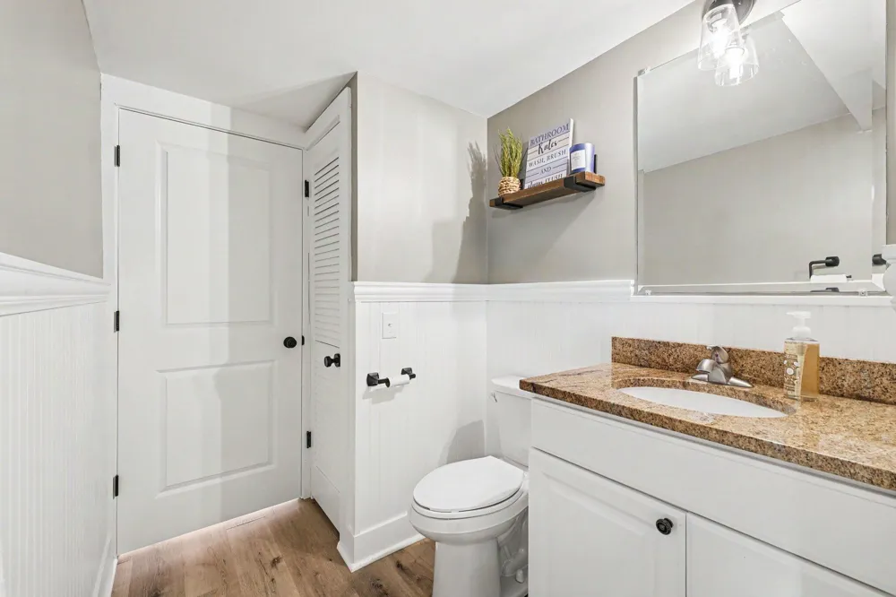 6600 Shoreline Court Saranac, MI 48881