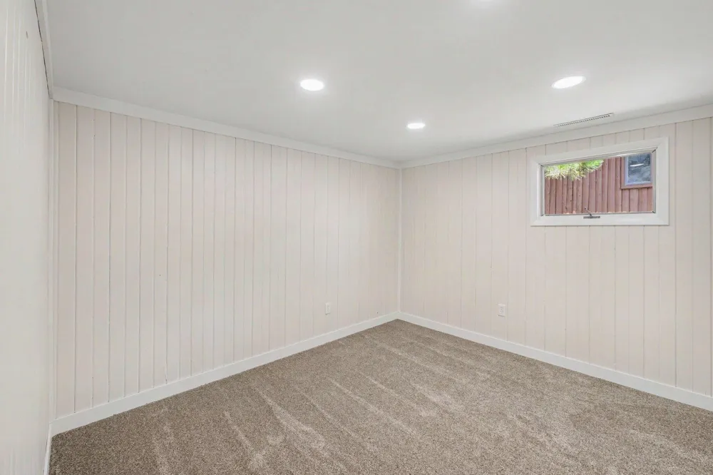 6600 Shoreline Court Saranac, MI 48881