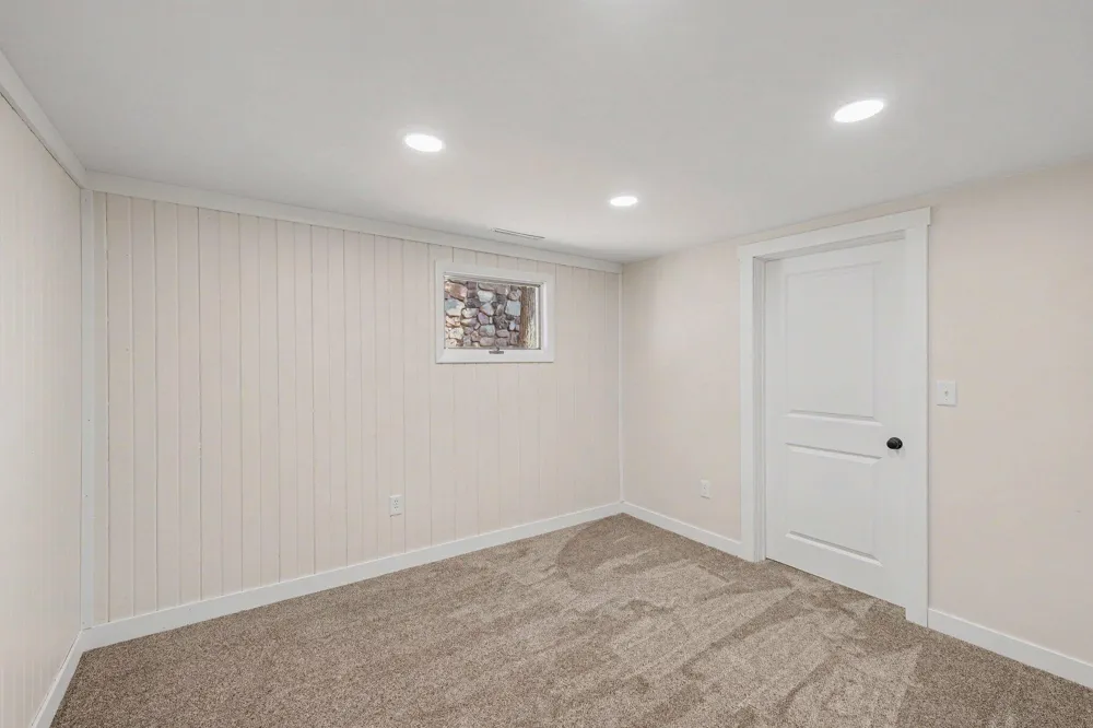 6600 Shoreline Court Saranac, MI 48881