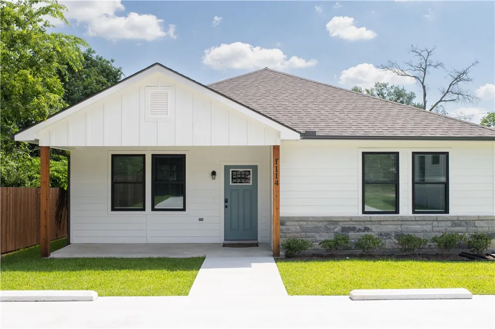 1114 E 25th Street Bryan, TX 77803