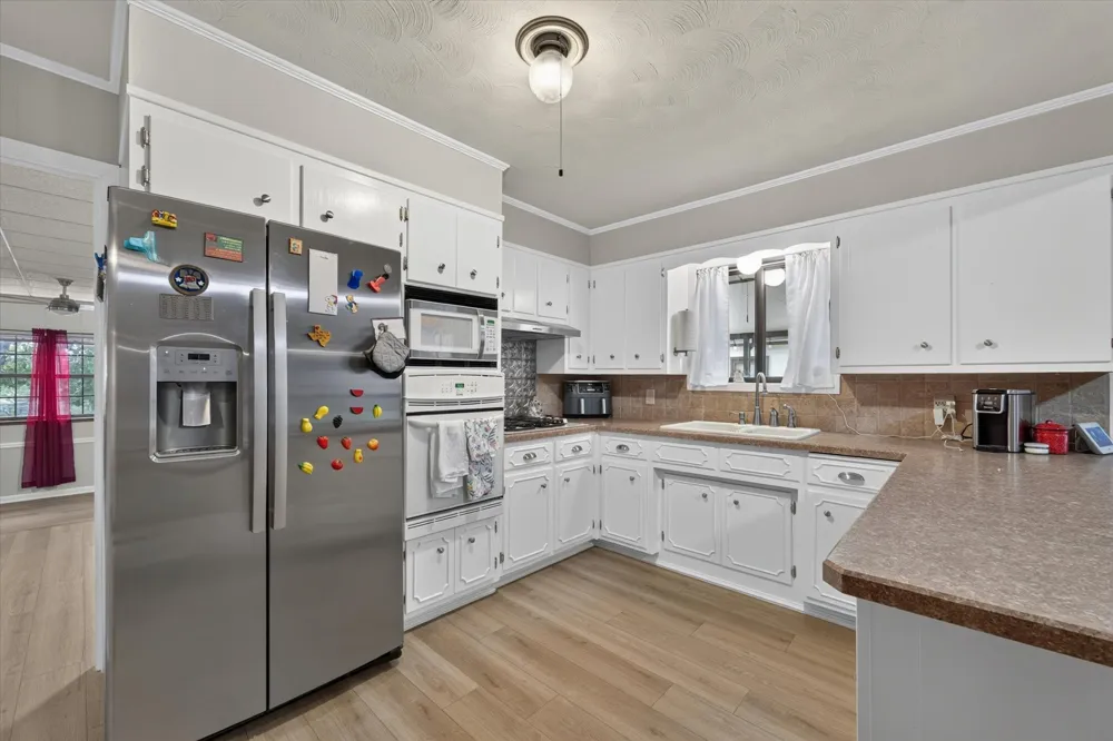 9700 Brookwood Circle Woodway, TX 76712