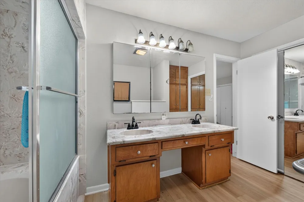 9700 Brookwood Circle Woodway, TX 76712