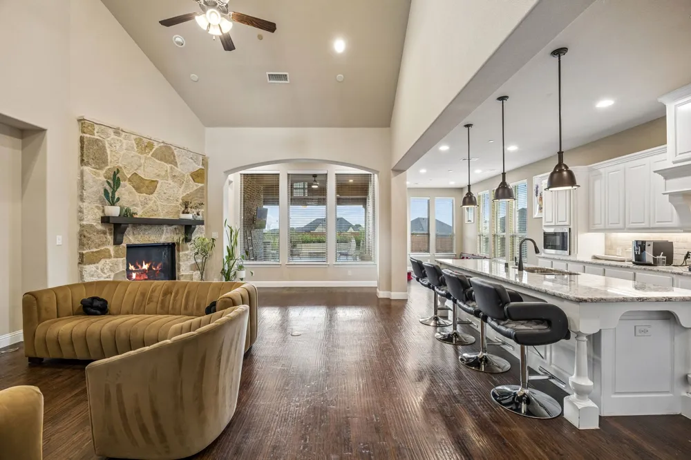 1100 Broadmoor Way Roanoke, TX 76262