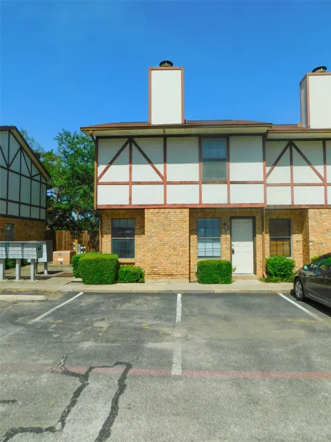 1137 Dallas Drive