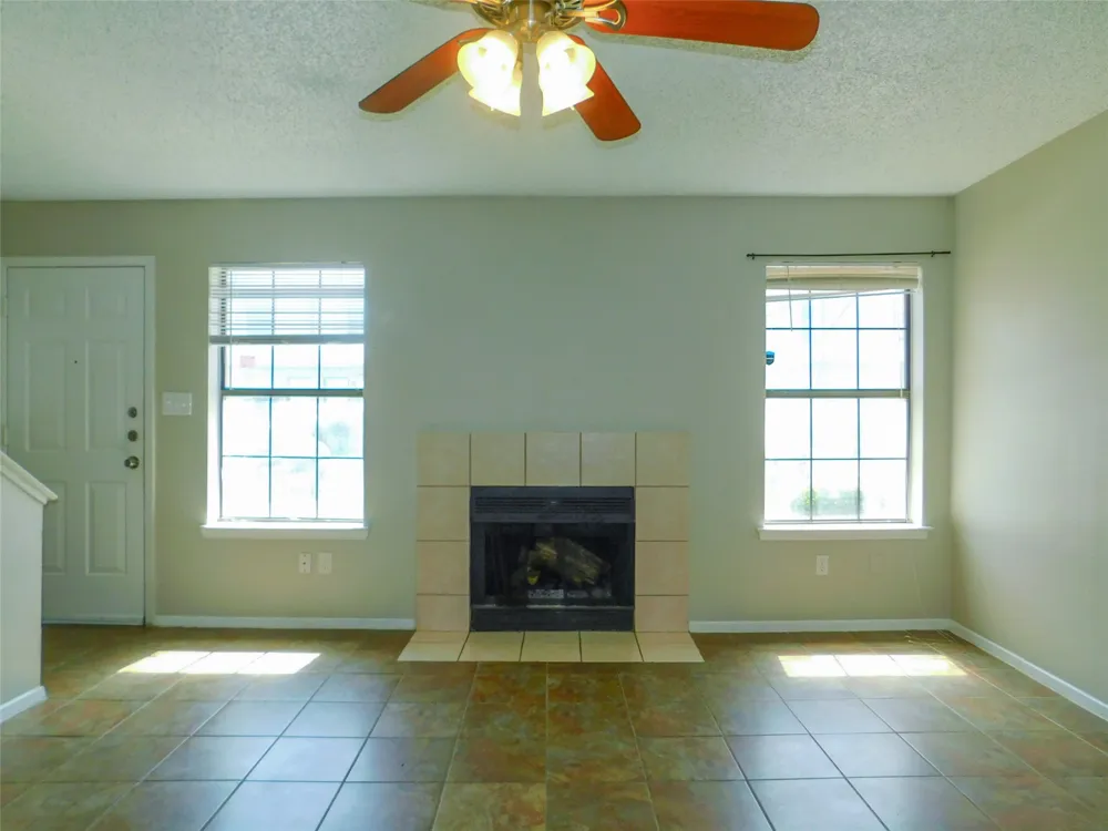 1137 Dallas Drive Denton, TX 76205