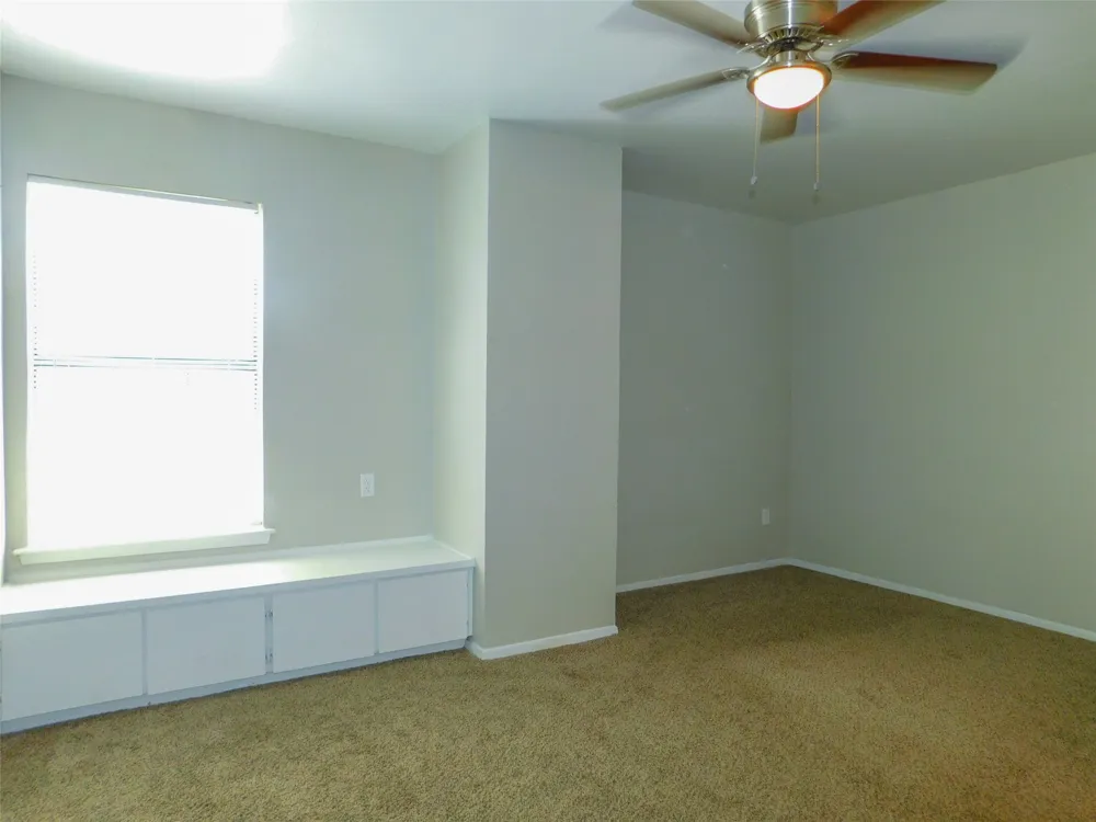 1137 Dallas Drive Denton, TX 76205