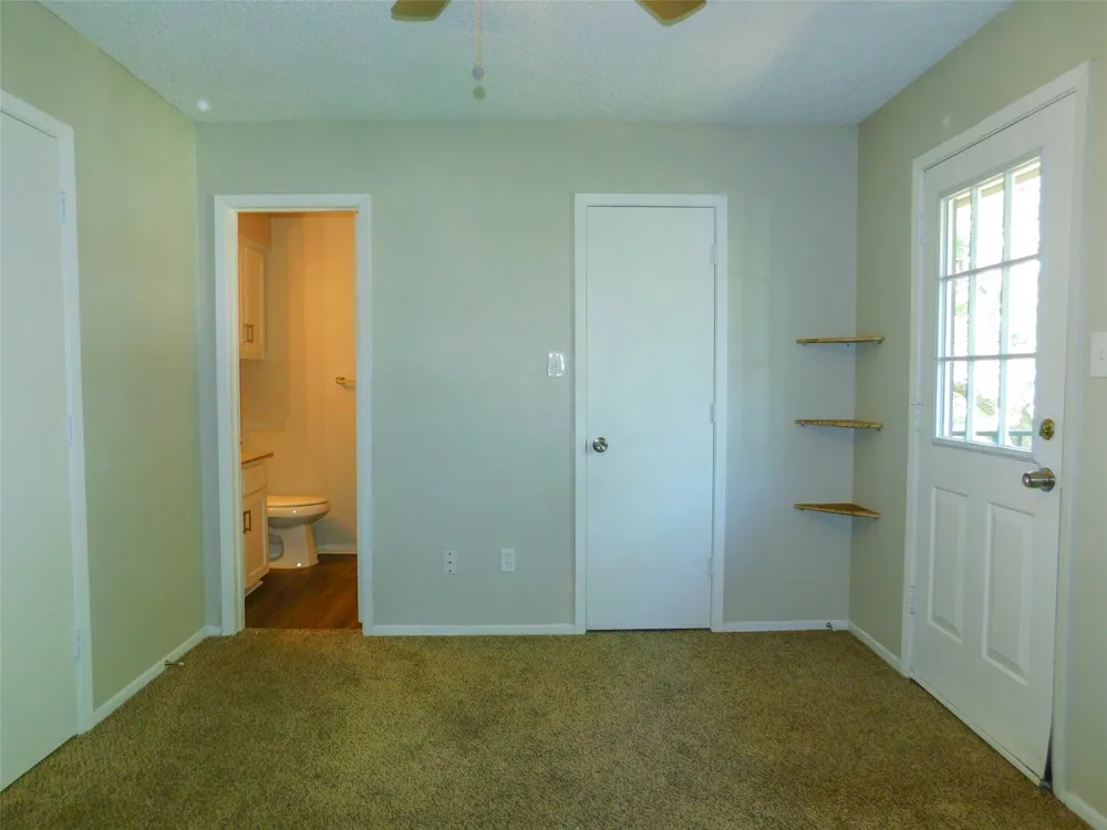 1137 Dallas Drive Denton, TX 76205