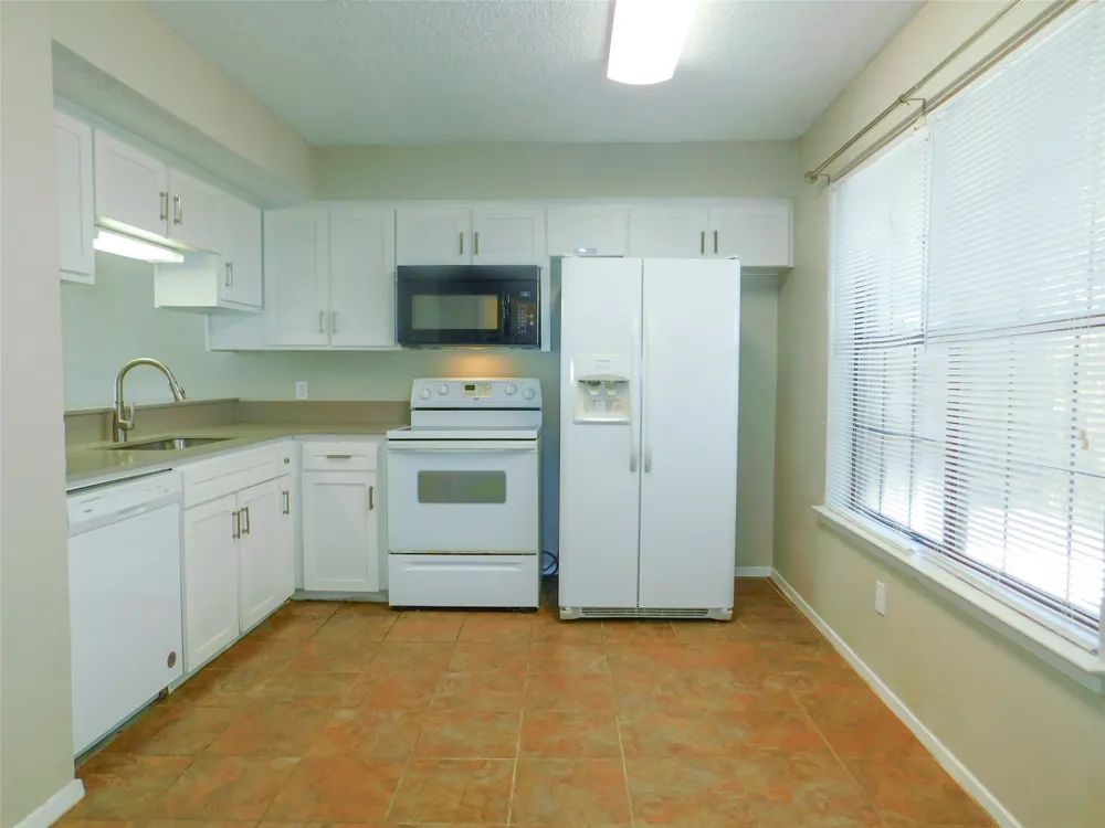 1137 Dallas Drive Denton, TX 76205
