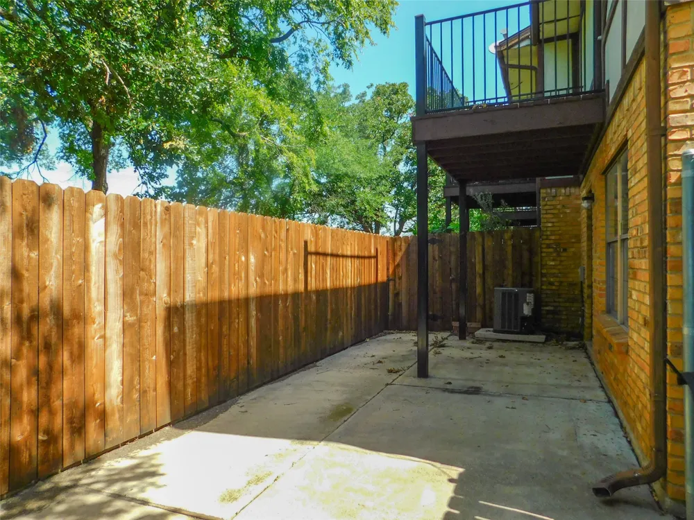 1137 Dallas Drive Denton, TX 76205