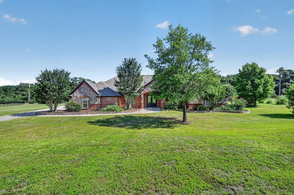 308 W Aurora Vista Trail Aurora, TX 76078