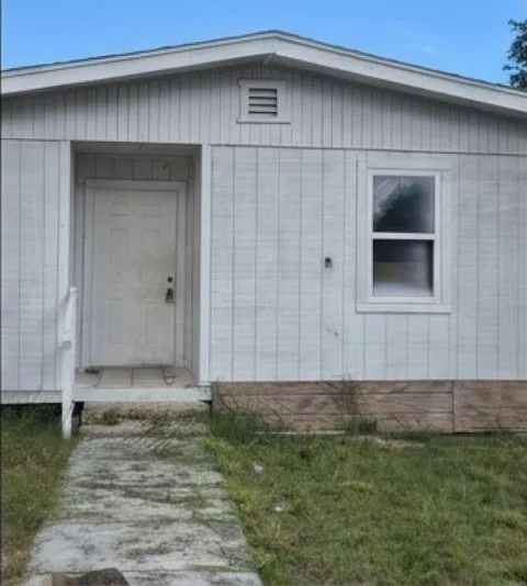 1800 Victoria Drive
