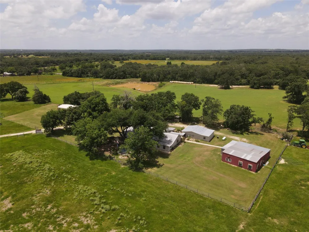 11009 N Hwy 77 Lexington, TX 78947