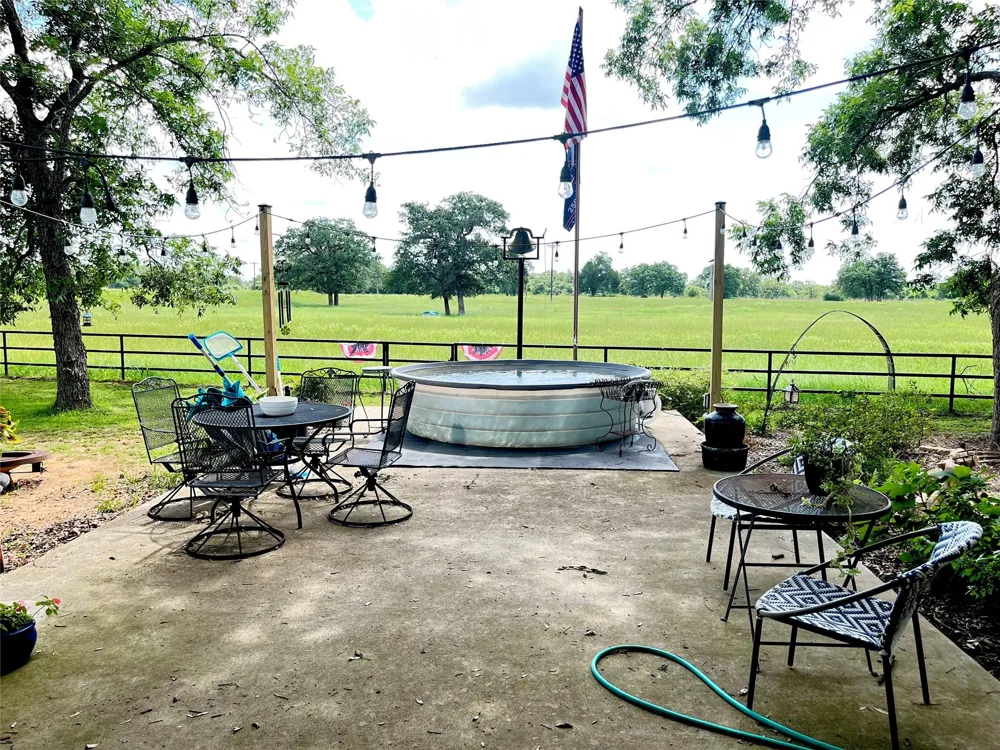 11009 N Hwy 77 Lexington, TX 78947