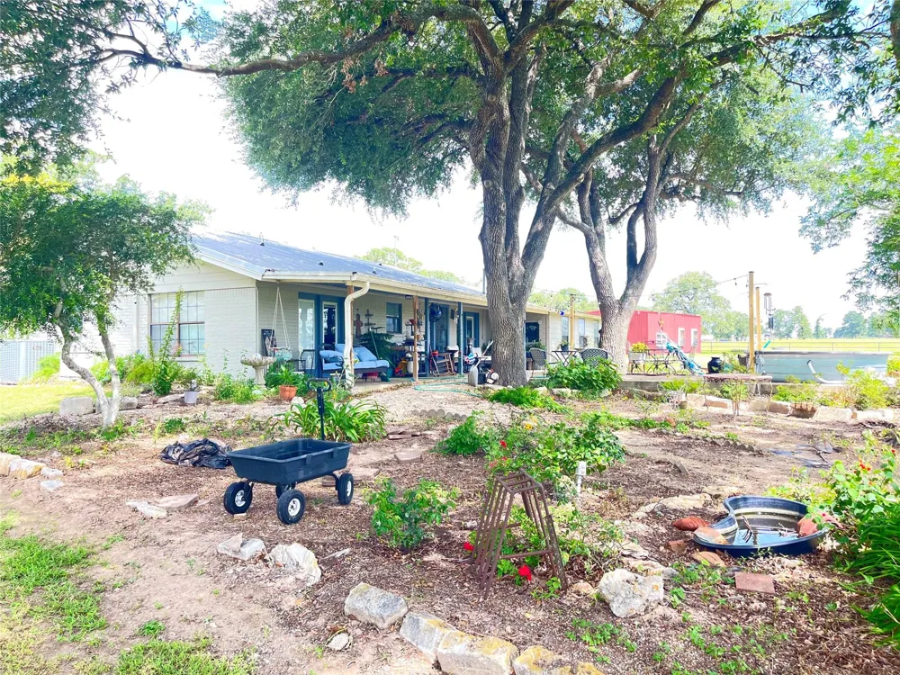 11009 N Hwy 77 Lexington, TX 78947