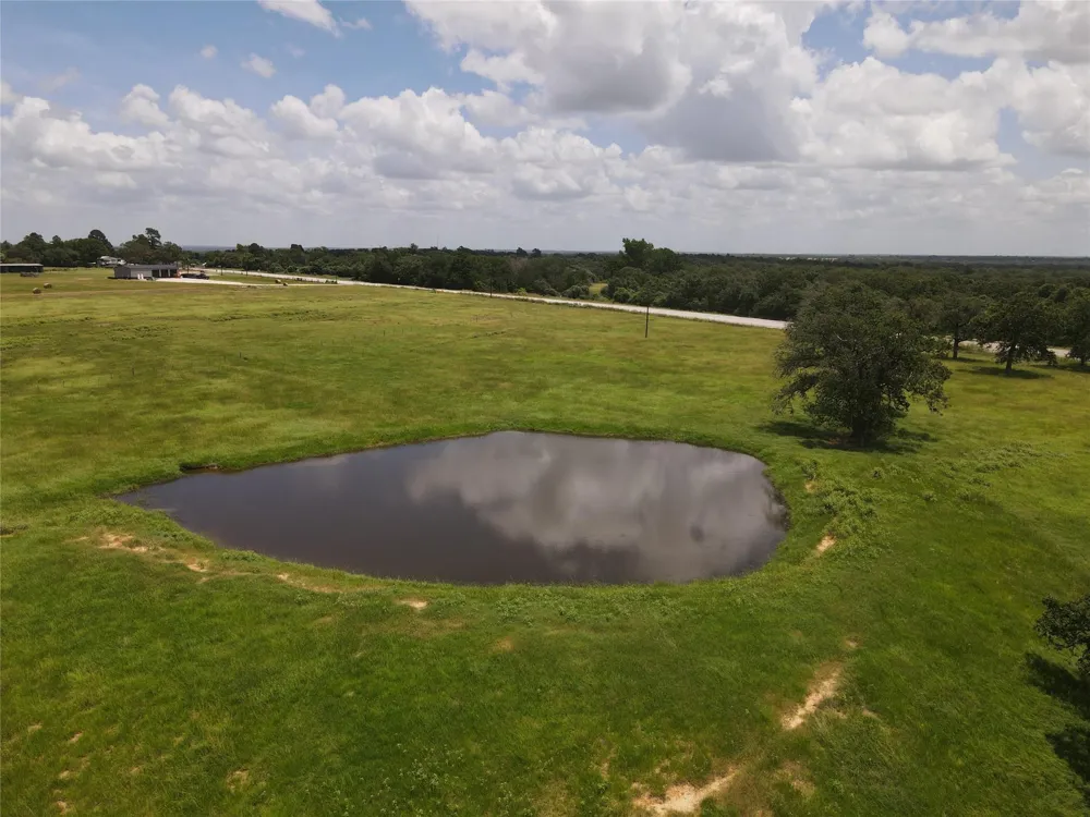 11009 N Hwy 77 Lexington, TX 78947