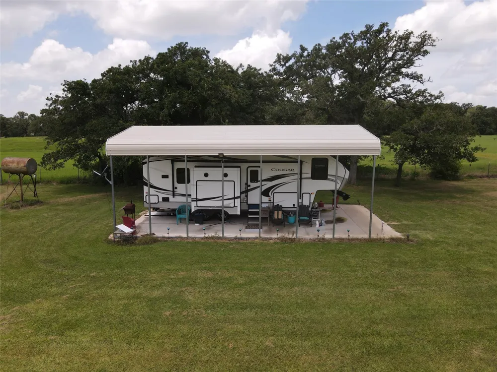 11009 N Hwy 77 Lexington, TX 78947