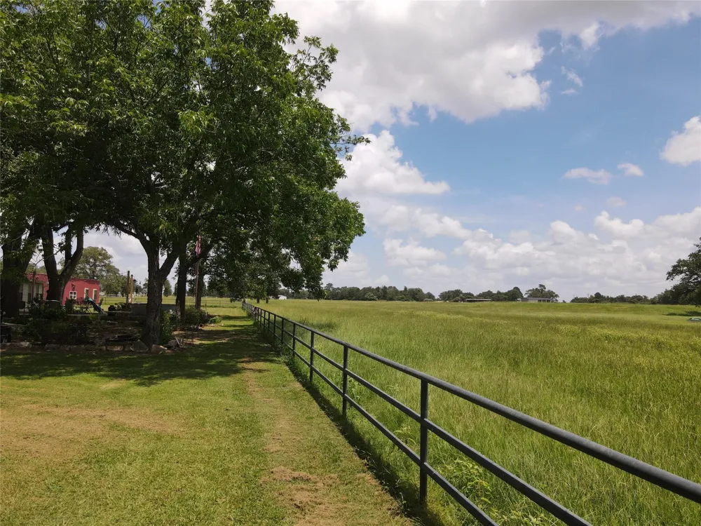 11009 N Hwy 77 Lexington, TX 78947