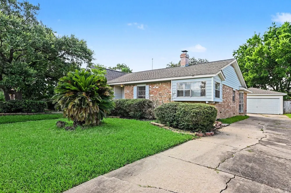 12219 Meadowhollow Drive Meadows Place, TX 77477