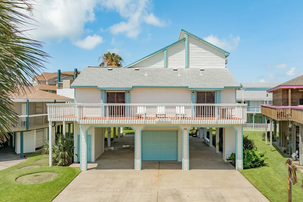 4231 Pelican Lane Galveston, TX 77554