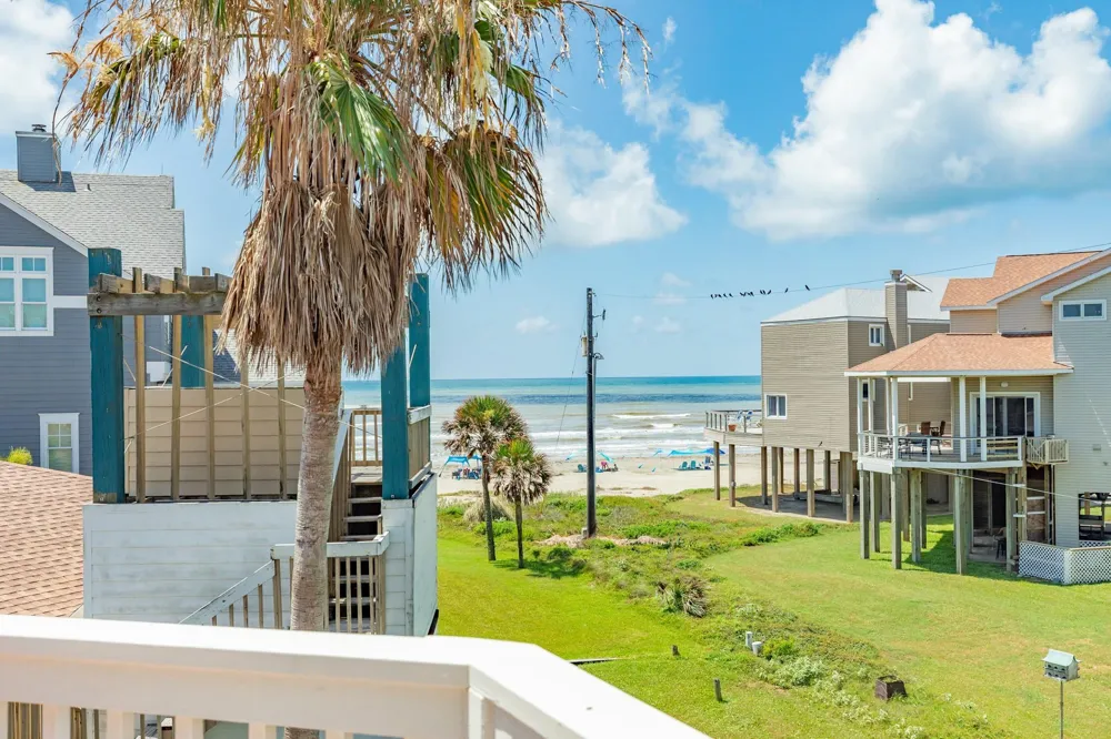 4231 Pelican Lane Galveston, TX 77554