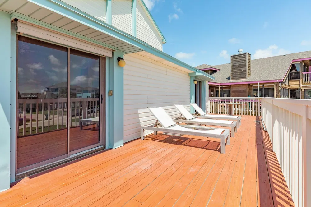 4231 Pelican Lane Galveston, TX 77554