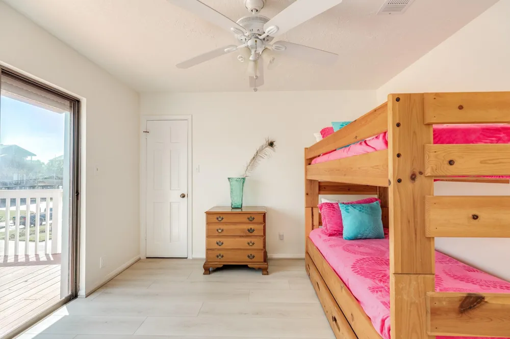 4231 Pelican Lane Galveston, TX 77554